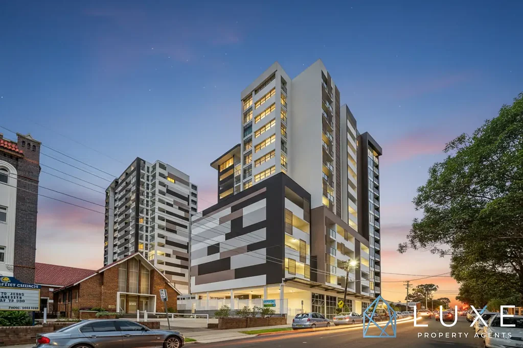 Auburn 2Kwarto Modern Living with everything at your doorstep!