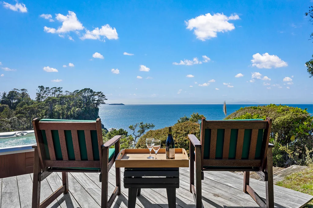 Hatfields Beach 5房 超凡海滨生活 | 震撼海景与大面积土地带来无限可能！ Private Coastal Sanctuary Close to Orewa