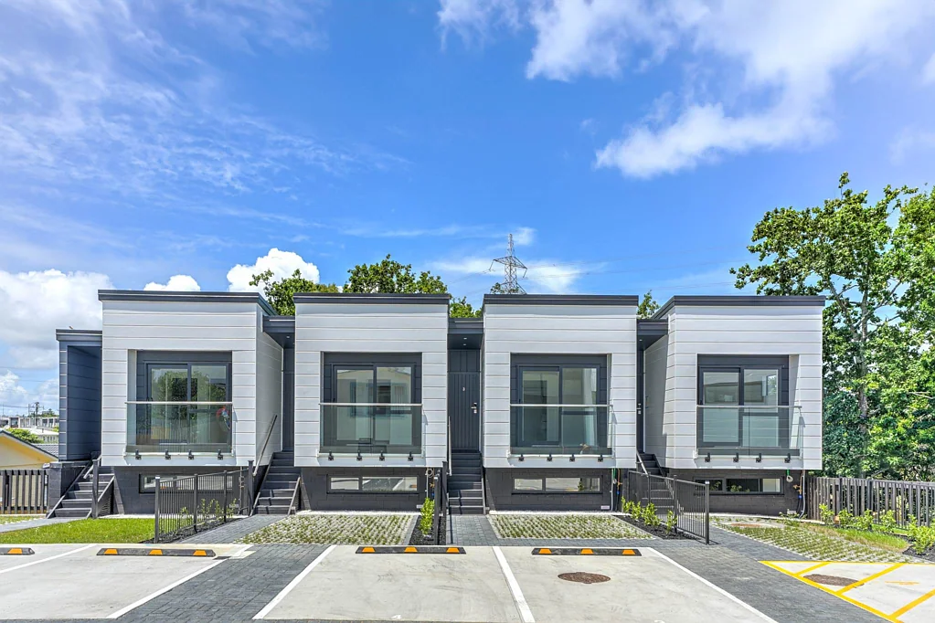 Modern Living Meets Suburban Serenity  - Unbea...