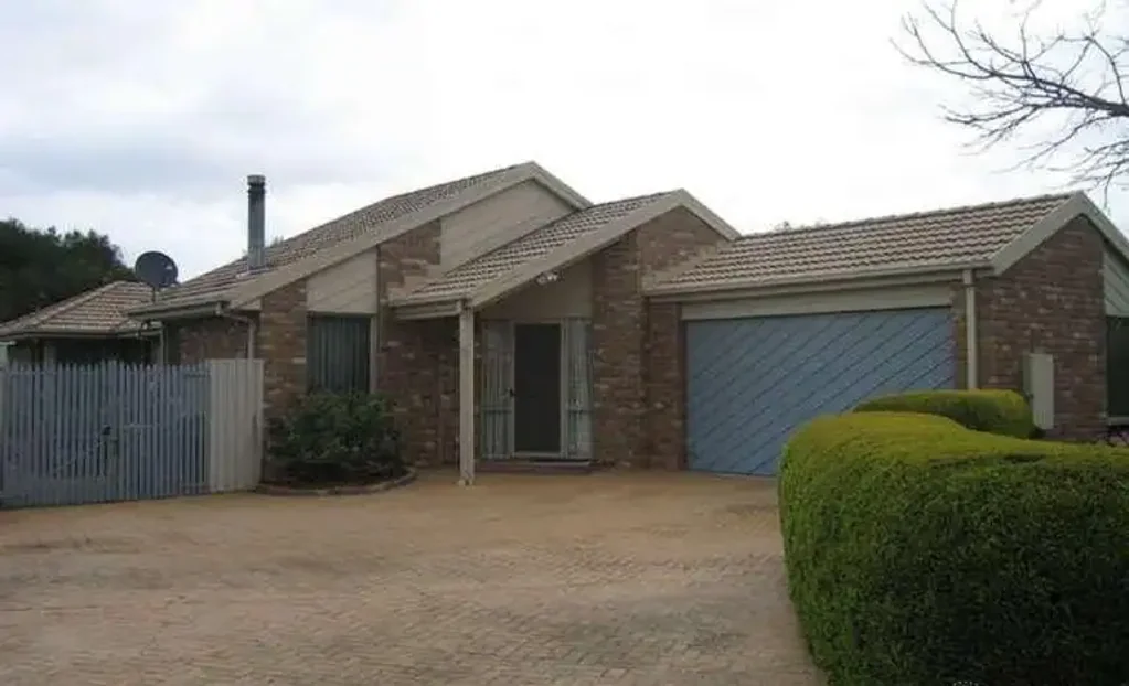 17 Westward Ho Drive, Sunbury, VIC 3429