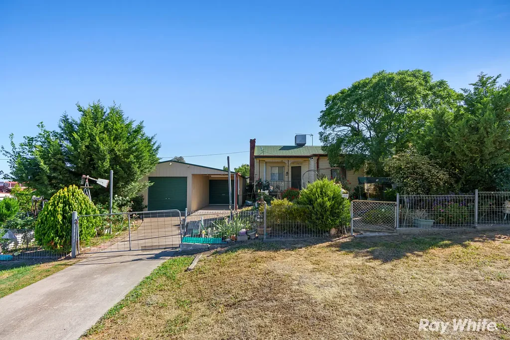 38 Crown Street, Junee, NSW 2663
