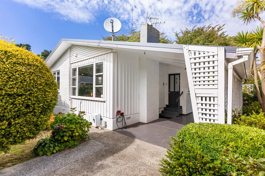 Churton Park 3Zimmer Mid-Century Magic in a Quiet Cul-de-Sac
