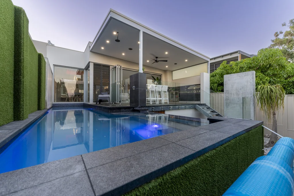 Melville 4Habitaciones RESORT STYLE LIVING - LEASED until April 2026 - Still available for sale. - Call agent for details