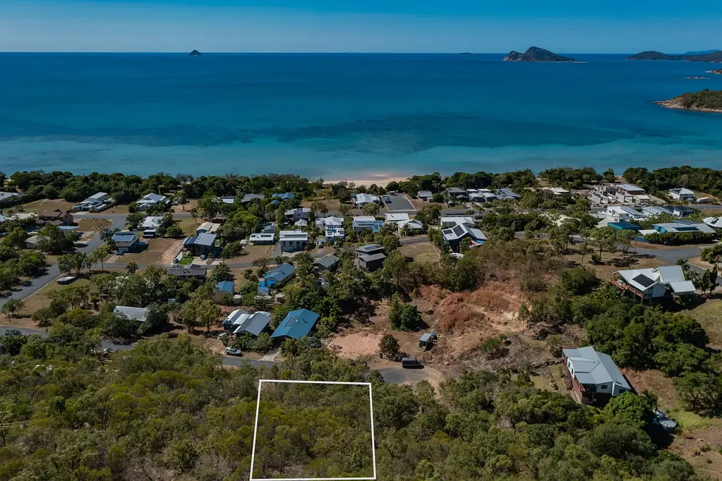 Hideaway Bay  Elevated allotment with stunning views
