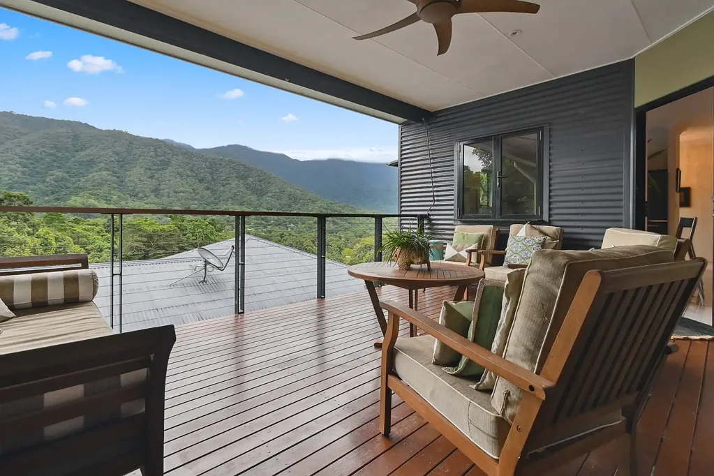 Redlynch 4房  Top of the Street, Top of Your List - Views, Privacy & Breezes – This One Has It All!