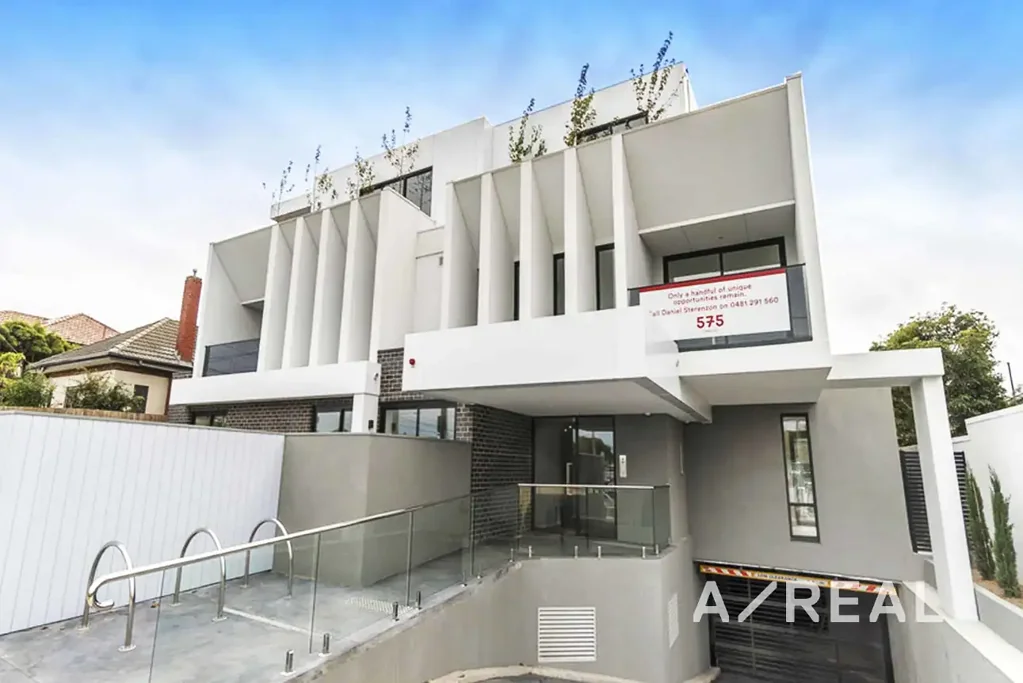 575 North Road – Timeless Design. Exceptional Living.