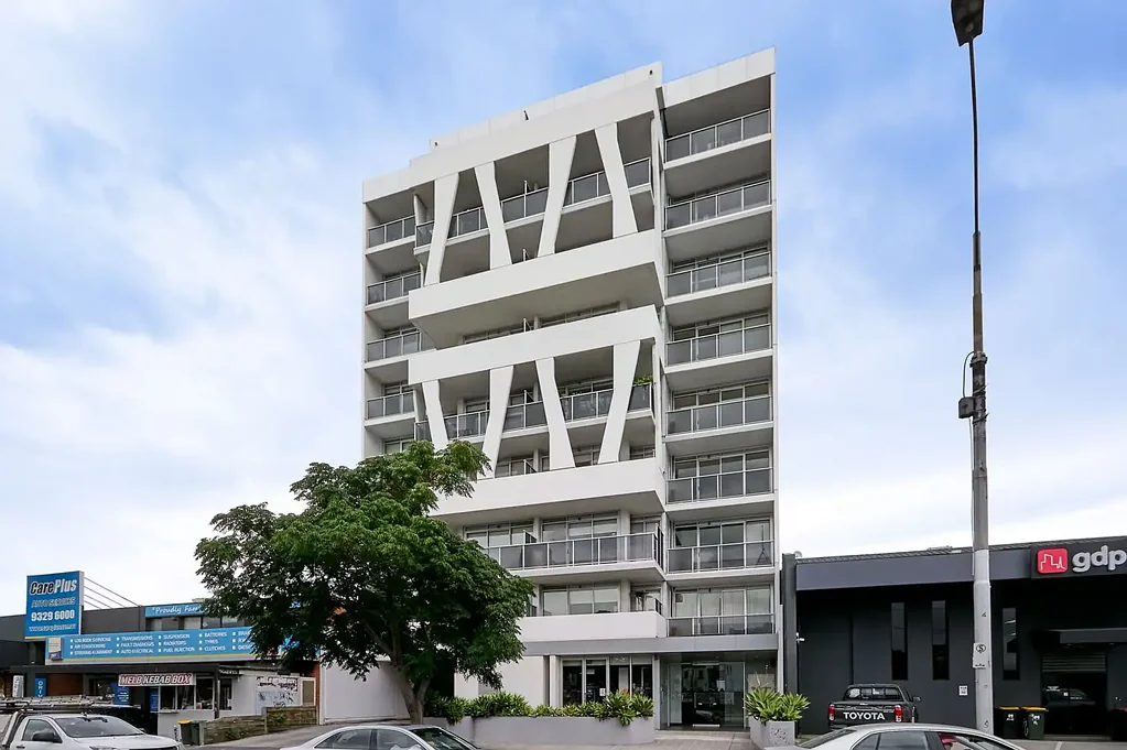 North Melbourne 2બેડરૂમ Stylish Inner-City Living with Sunlit Outdoor Appeal