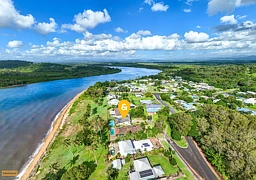 38 Bay Road, Coconuts
