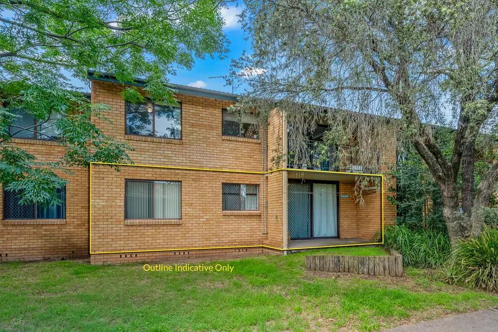 Singleton 2 Bedroom Ideal Entry Level Investment Opportunity in the Parkview Apartments!