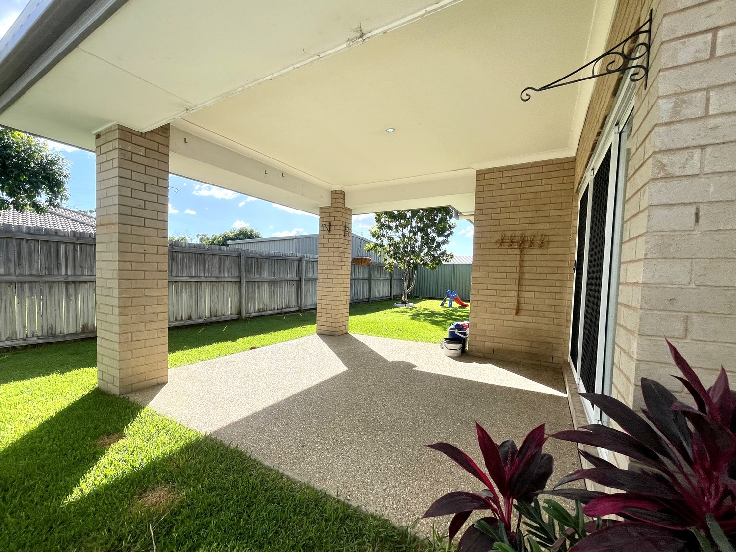 77 UTAH DR, MORANBAH QLD 4744, 0 habitaciones, 0 baños, House