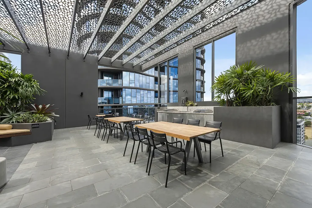 909/2-4 Edmondstone Street, South Brisbane, QLD 4101