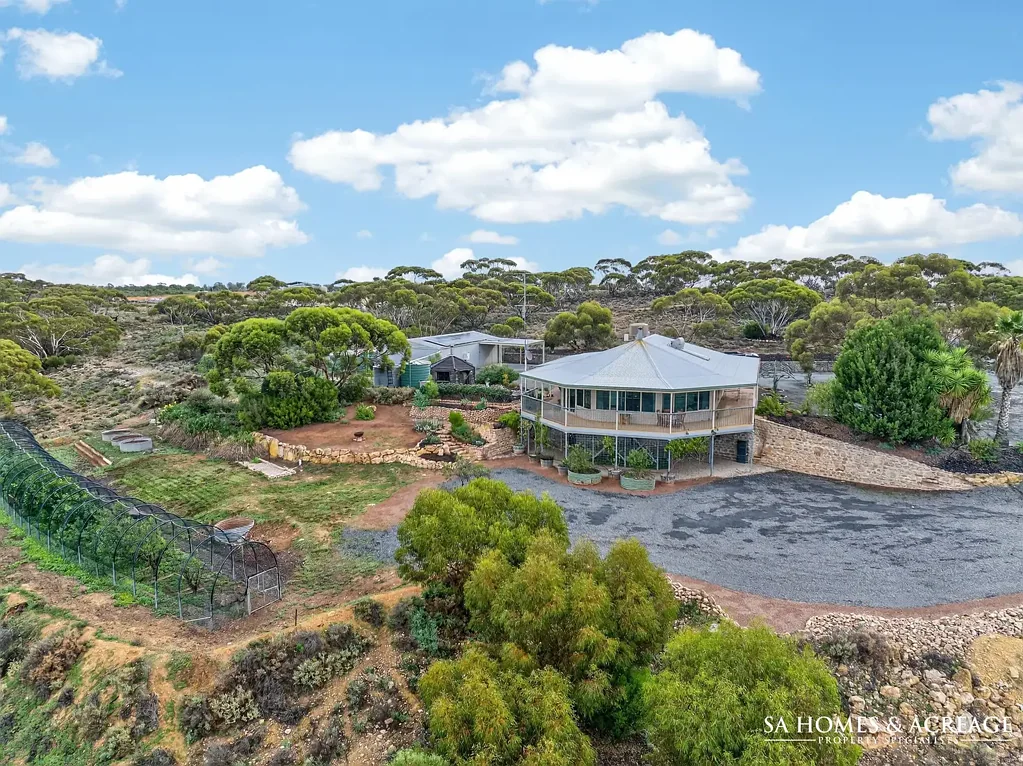 Blanchetown  Panoramic and economically considered lifestyle property!