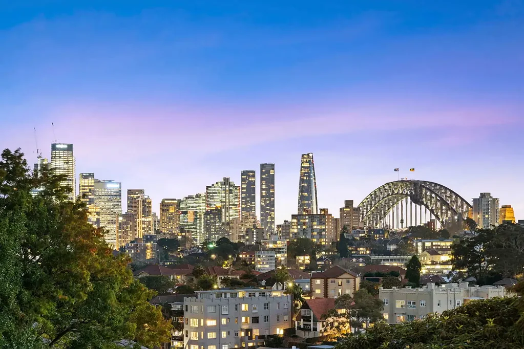 Cremorne Point 3 Slaapkamer Light-filled Mirvac built apartment with Bridge views