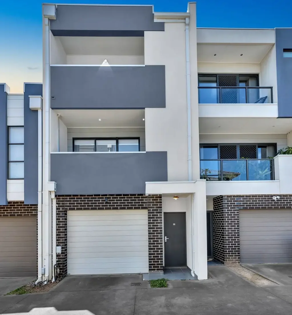 Caroline Springs 3બેડરૂમ Stylish unit offering a blend of comfort!