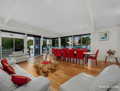 21 Kennedy Esplanade, Scarborough, Brisbane - Northern Region , 4 rūma, 3 rūma horoi, House