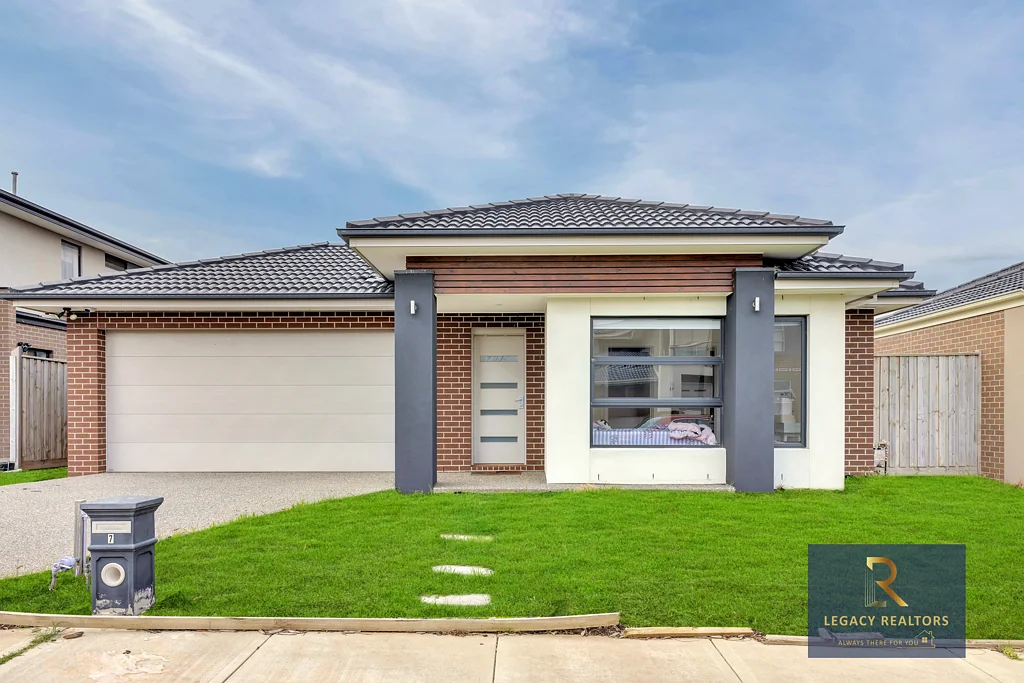 Wyndham Vale 5房 宽绰四室巨宅 遗产房产推举 套间主卧&步入式衣柜 厨房电器900mm 存储充裕 蒸发式冷暖 户外烧烤 宽敞双客厅 内置储物 木质车库门 LED照明 特色步入式食品储藏室 不锈钢电器 中央浴室 遥控双车库 集中冷暖 低维护花园 位于Jubilee Estate 近学校&俱乐部 生活便利 舒适家居 尽在掌握 *"Nest or Invest! Prime House on 528 sqm Land with Unmatched Comfort & Convenience!"*