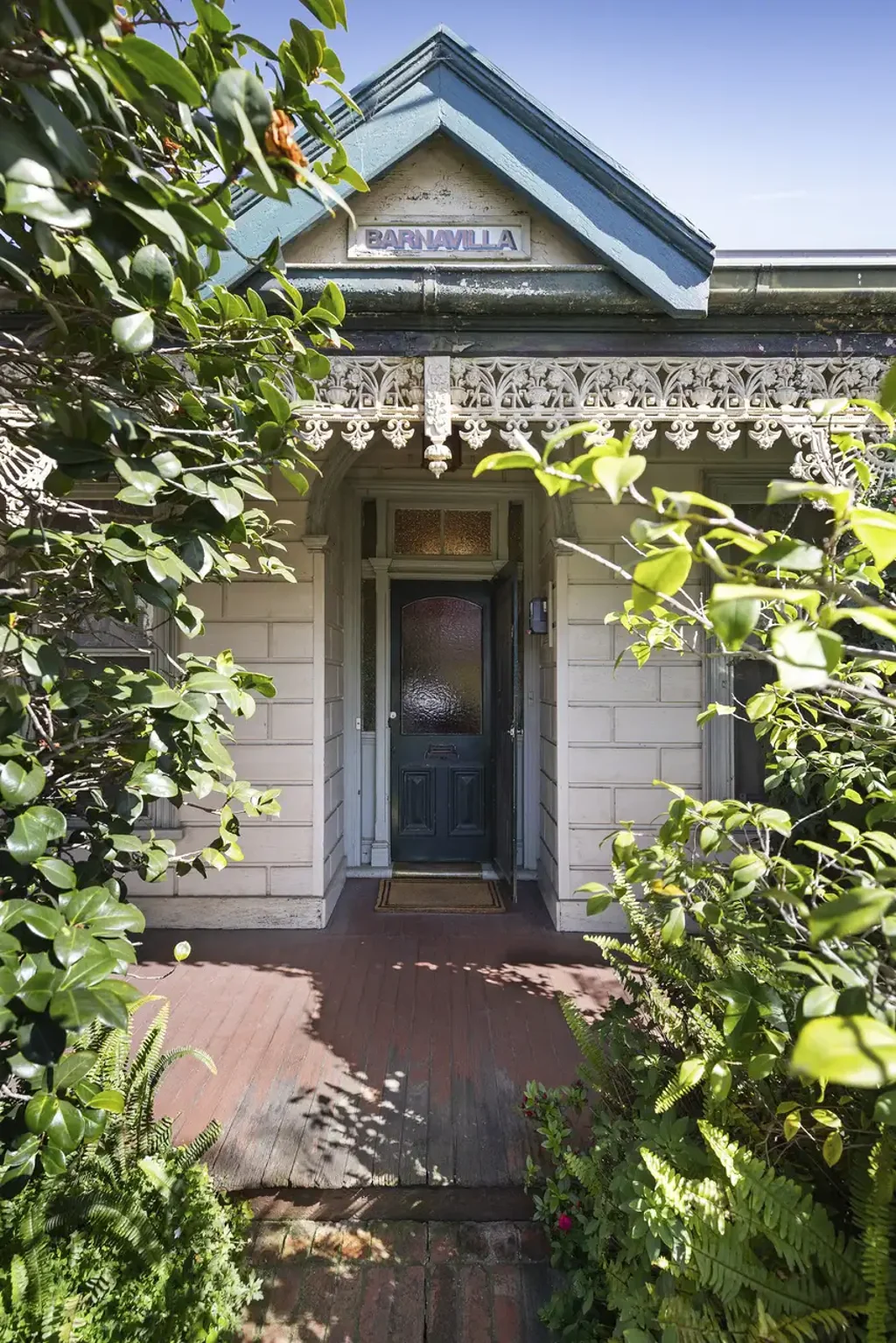 South Yarra 3 Bedroom Restore or Rebuild in a Brilliant Position