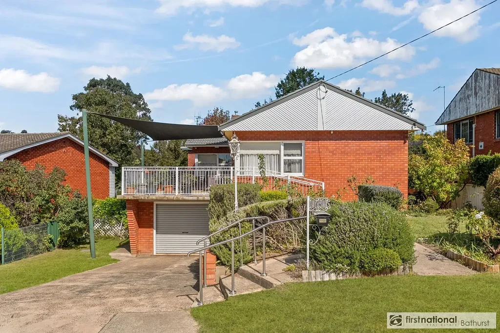 West Bathurst 5房  Versatile Family Living with Serious Potential in West Bathurst