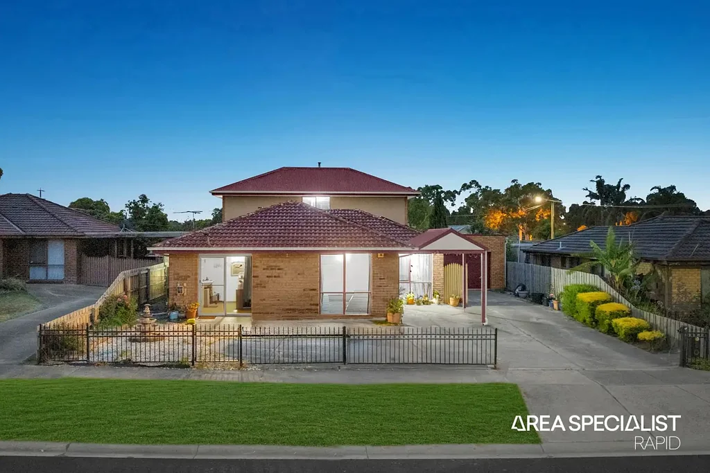 15 Simon Court, Hampton Park, VIC 3976