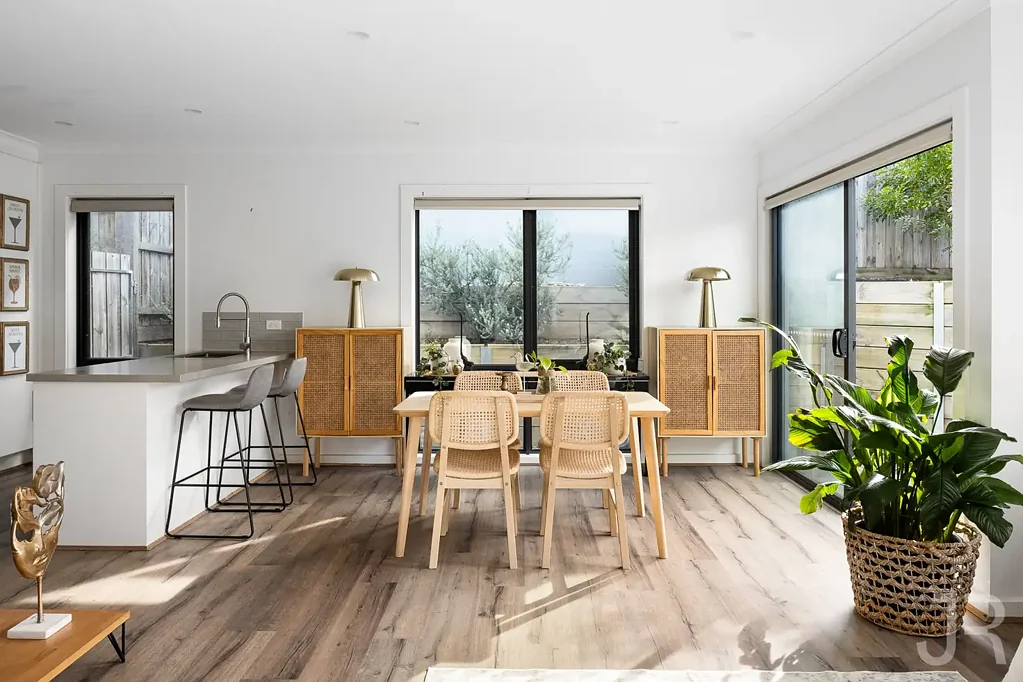 Berwick 3 Bedroom Low-Maintenance Living in a Premium Berwick Pocket, Redefined.