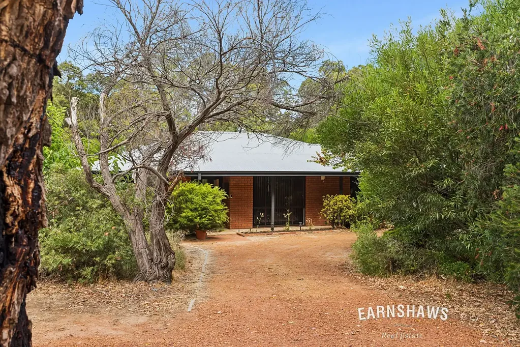 695 Martin Road, Mundaring, WA 6073