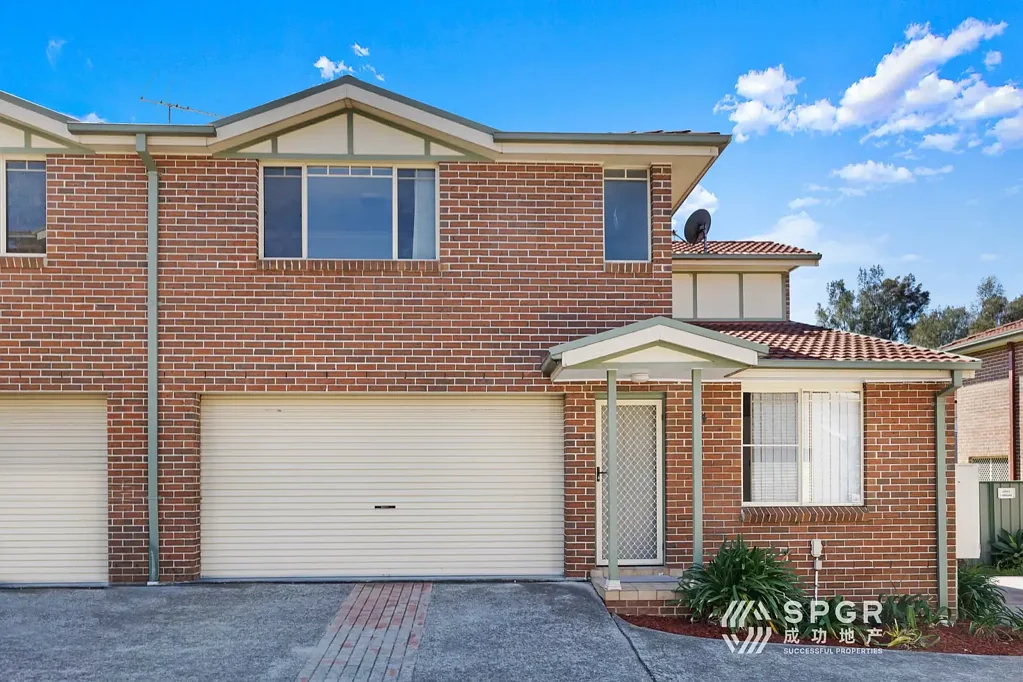 Spacious & Well-Maintained Townhouse in a Convenient Family-Friendly Location
