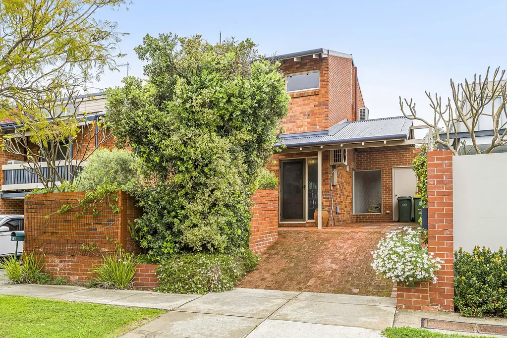 South Perth 4房  Private and functional living with generous proportions