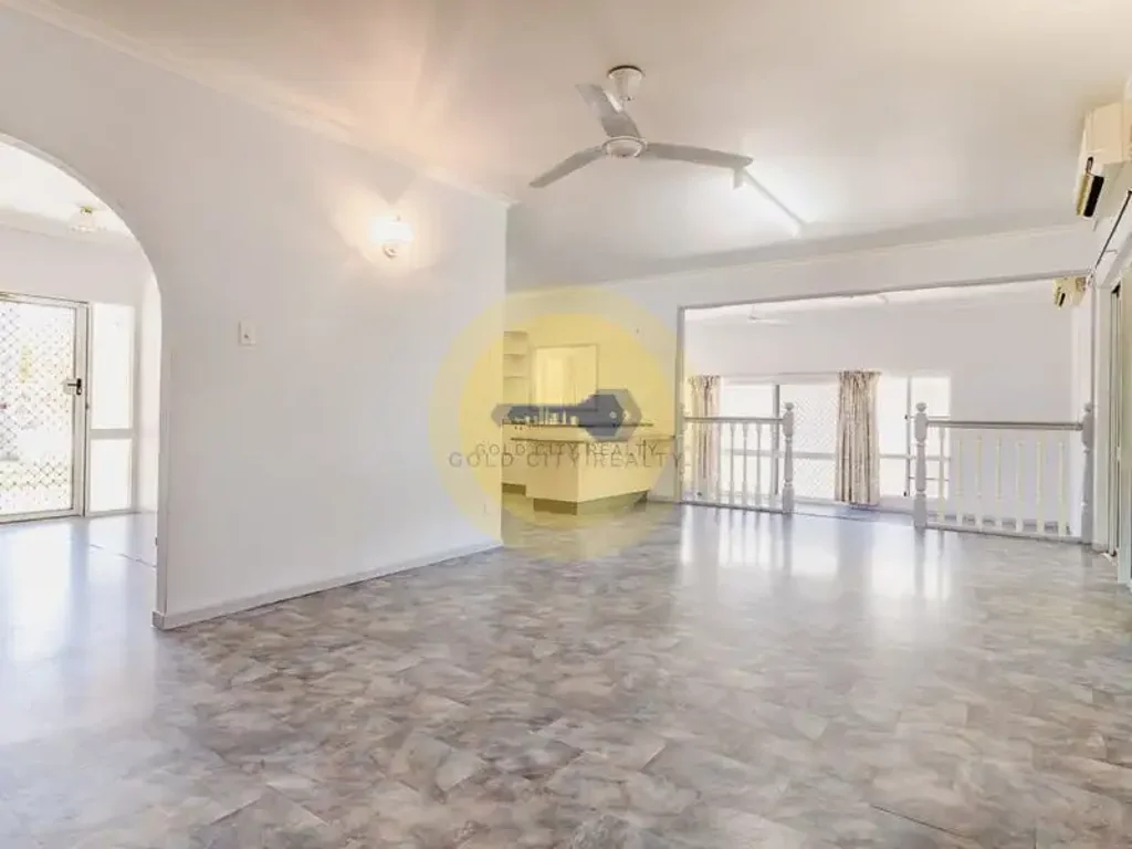 Queenton 4બેડરૂમ 4 BEDROOM, 2 BATHROOM HOME WITH DOUBLE BAY CARPORT AND SHED ON SECLUDED ALLOTMENT