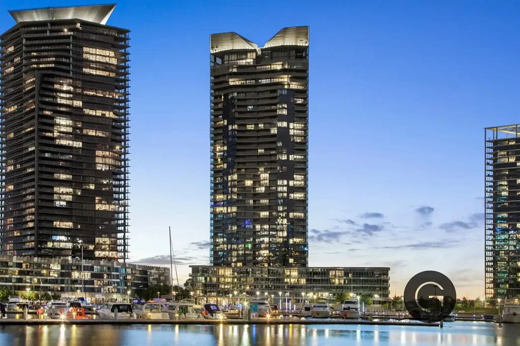 Docklands 3房 270度壮丽视野 宽敞精致设计 高端电器厨房 私人阳台景观 主卧奢华套间 三车位极致便利 水岸精英地段 'Array' Sub-Penthouse Residence