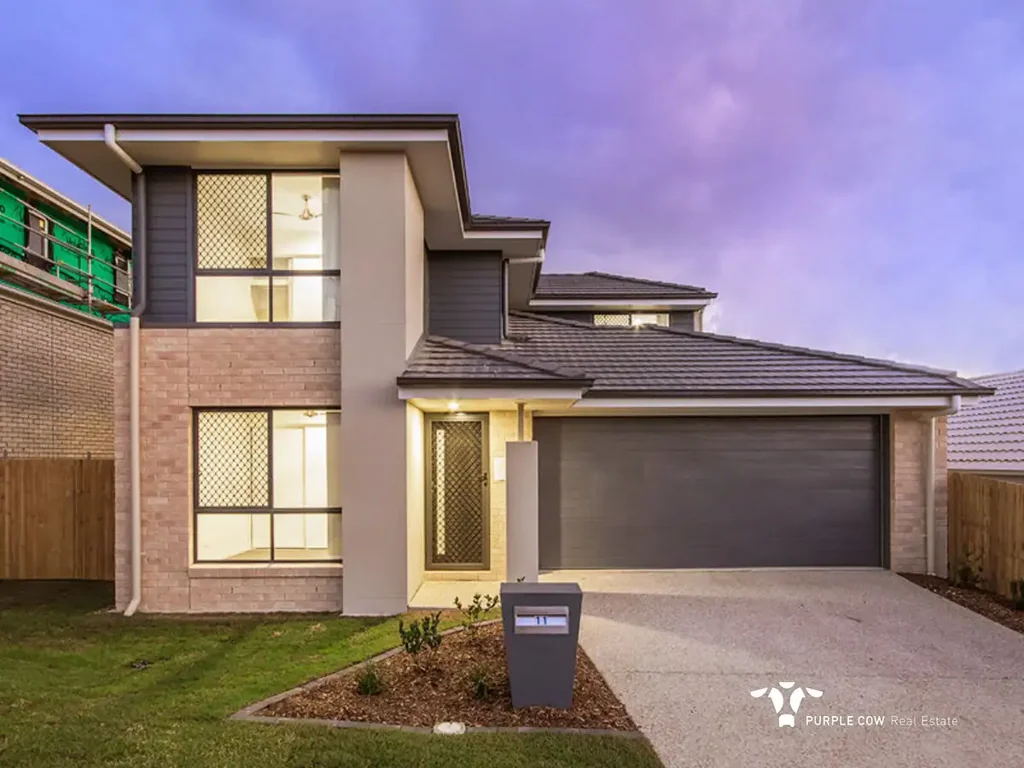 Double Living | High-Set | Gourmet Kitchen | Large Yard
