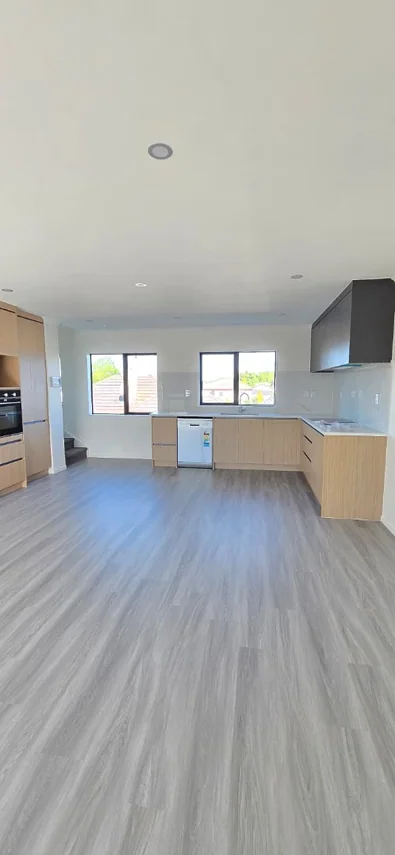 Fresh, modern living in Mangere East - Brand new 3 level home!