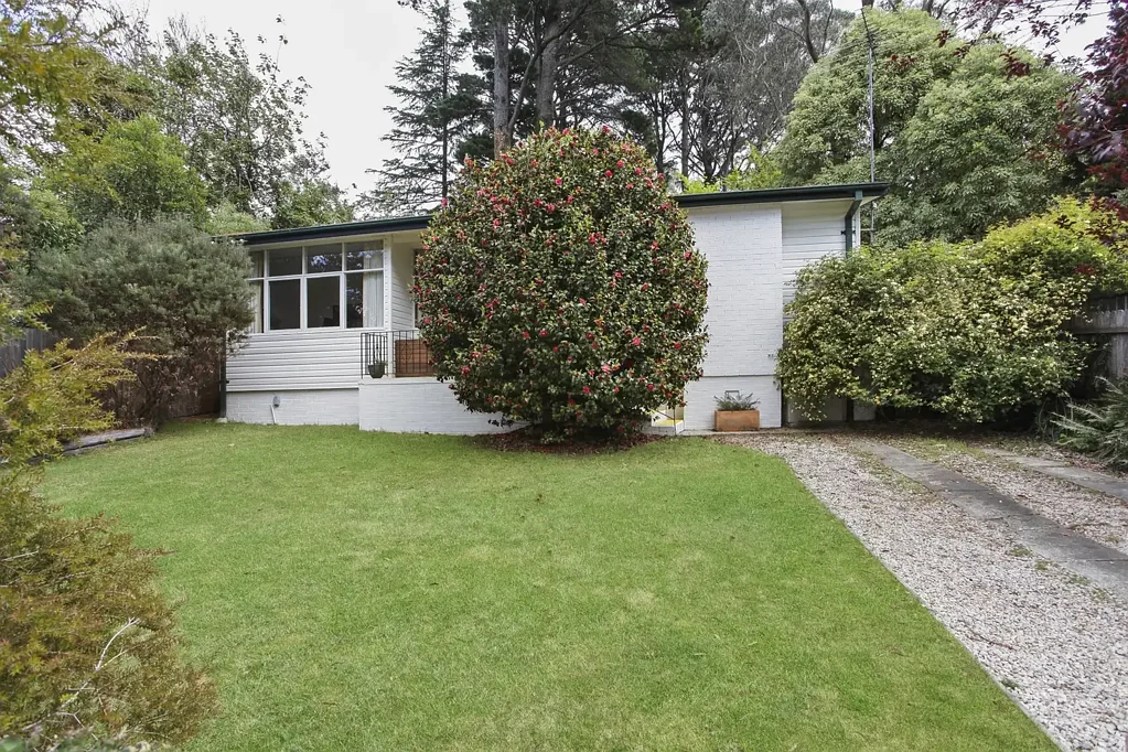 Blackheath 3房 迷人、光线充足的住宅 Charming, Light-Filled Home
