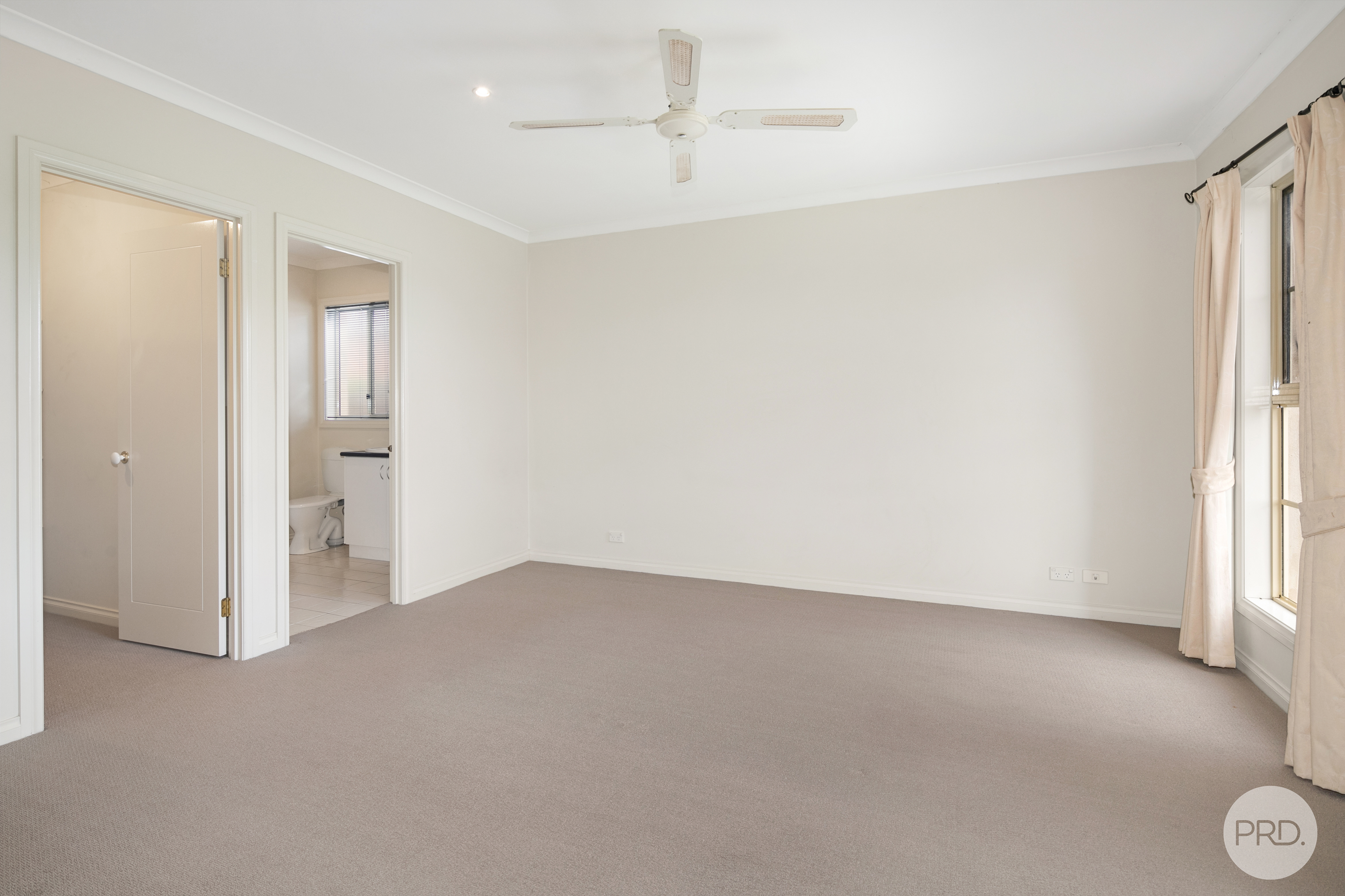 11 OAKBANK DR, MOUNT HELEN VIC 3350, 0 chambres, 0 salles de bain, House