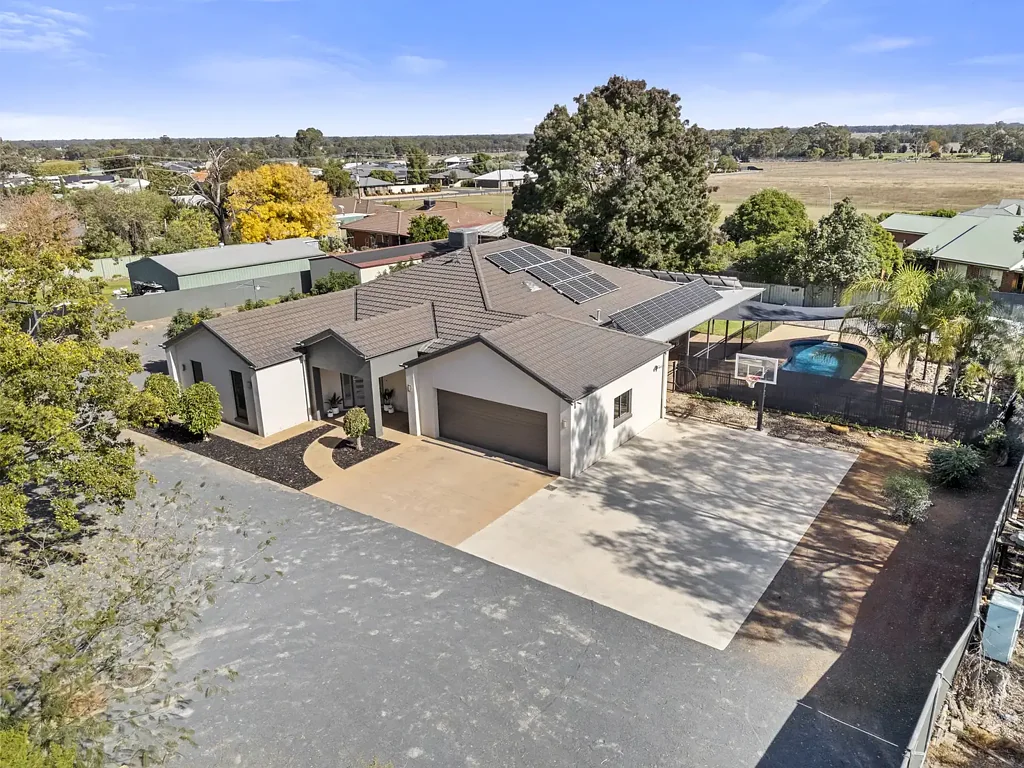 Corowa 4침실 Statement home - Private sanctuary fulfilled with elegance & space