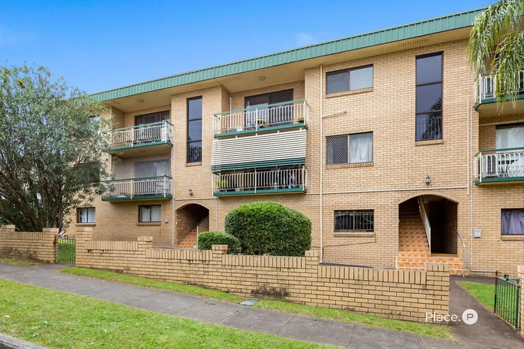 Annerley 2房 Annerley 中心朝北两卧室精品 North-Facing 2-Bedroom Gem in the Heart of Annerley