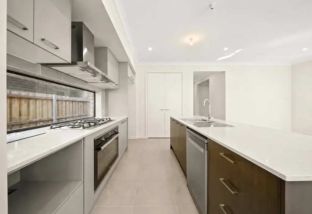 nearly brand-new house for lease