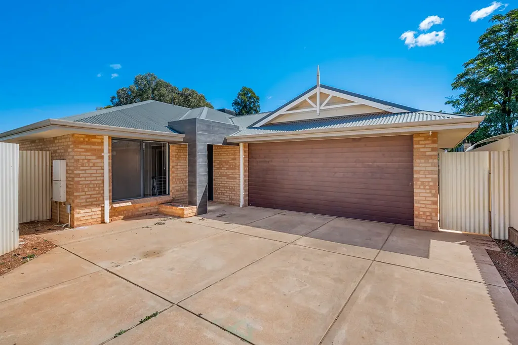 346B Piccadilly Street, West Lamington, WA 6430