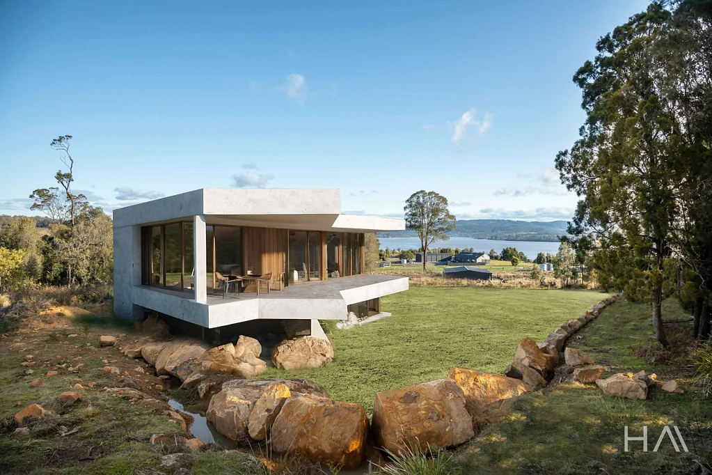 Hillwood Lifestyle block with stunning views