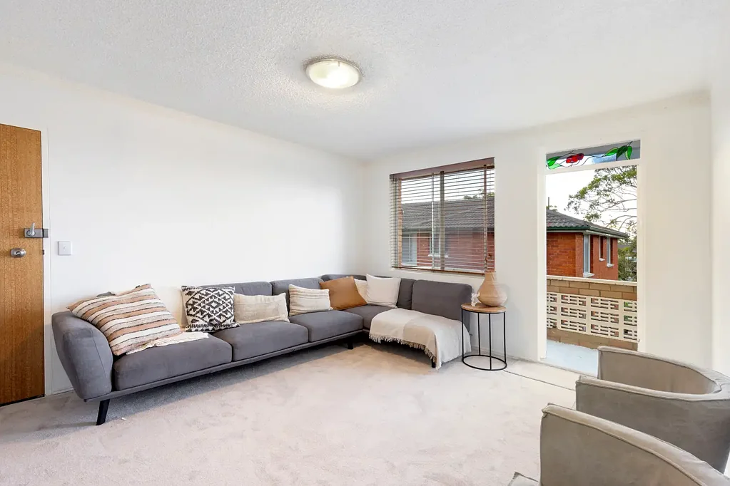 Sunny Beachside Apartment