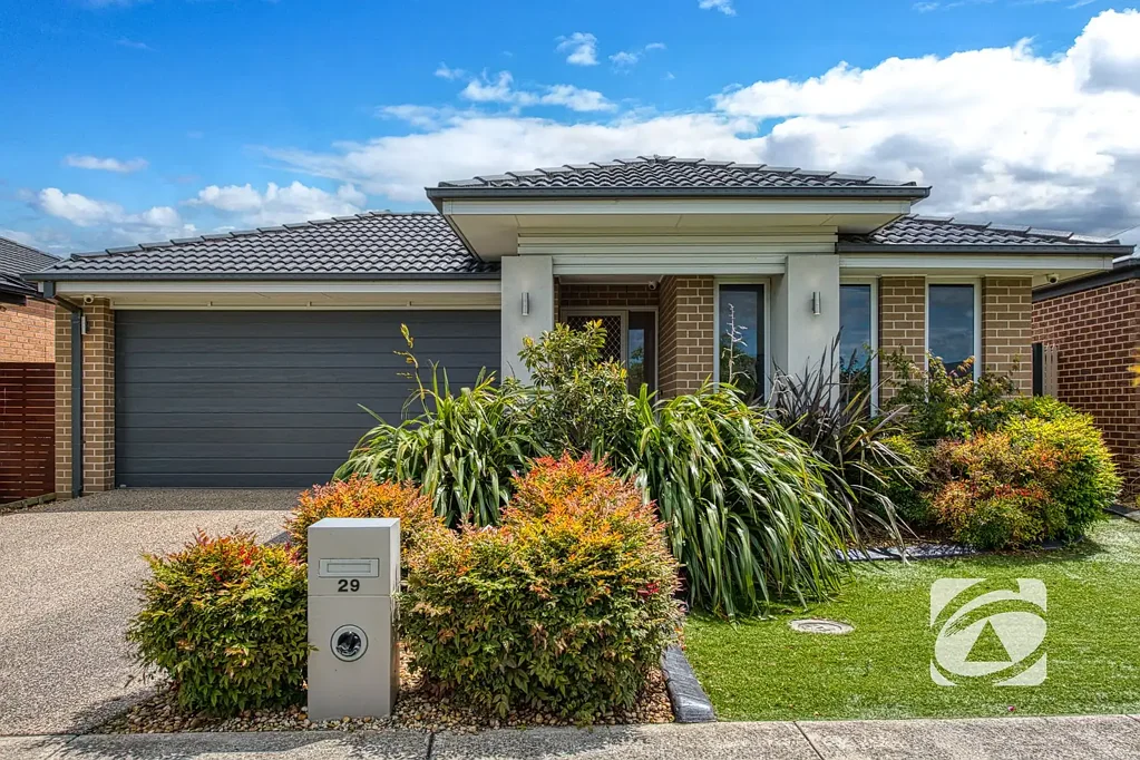 29 Skylark Boulevard, Clyde North, VIC 3978