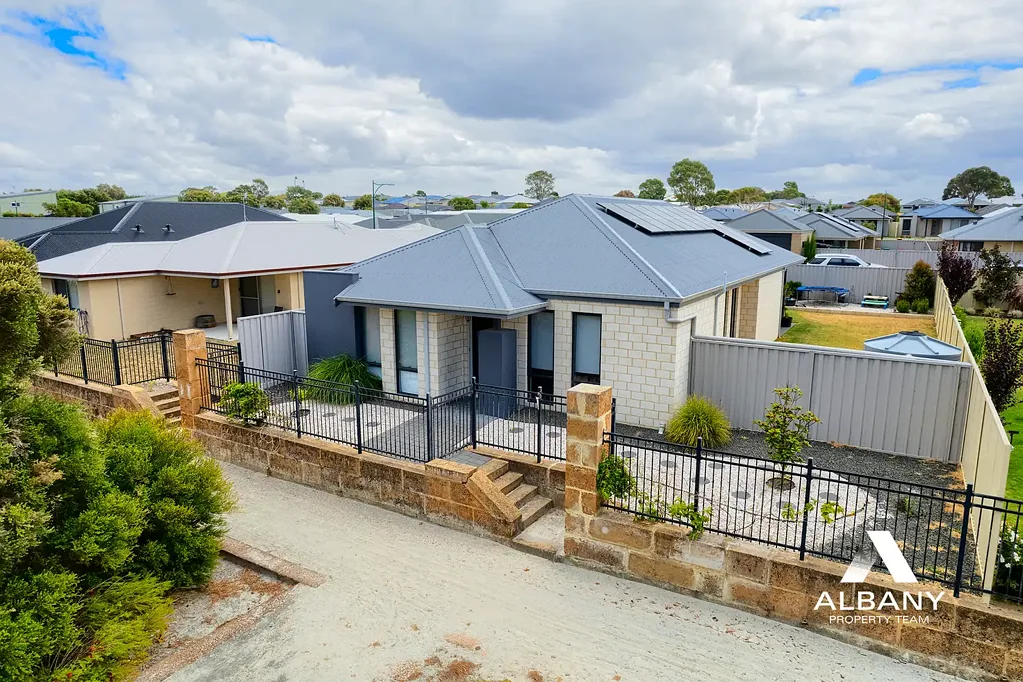 9 Hankins Way, Mckail, WA 6330