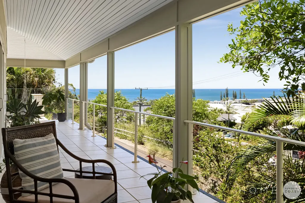 Alexandra Headland 5房  Beachside Living, Re-Positioned for Today’s Buyer!