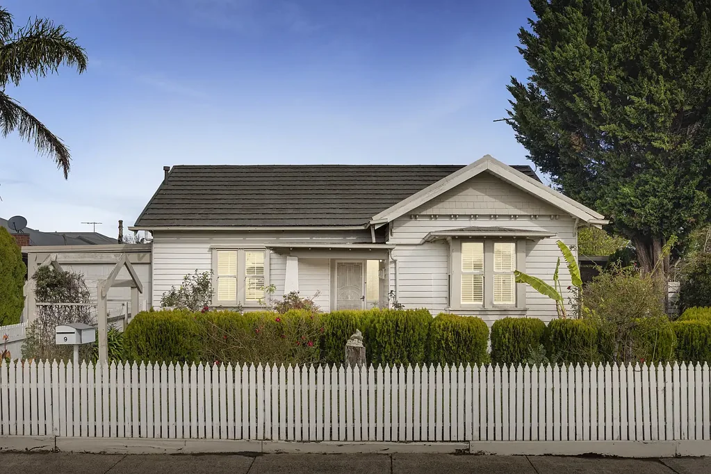 Sunbury 3Moenga Timeless Charm in the Heart of Sunbury - A Rare Town Centre Treasure