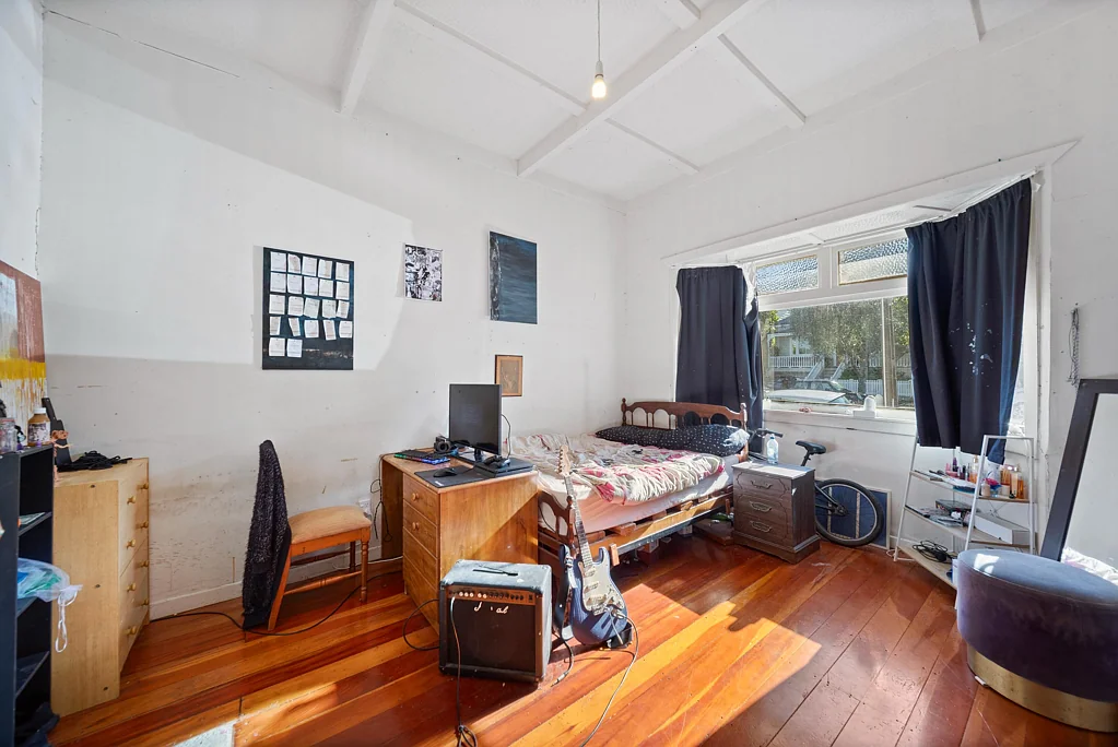 Grey Lynn 3Moenga Character-Filled Opportunity | Professionals