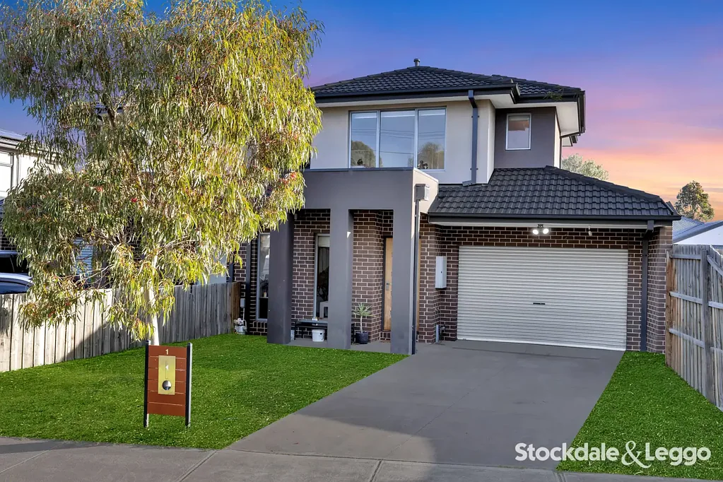 Laverton 3房 Laverton 中心时尚低维护生活!!! Stylish & Low-Maintenance Living in the Heart of Laverton!!!