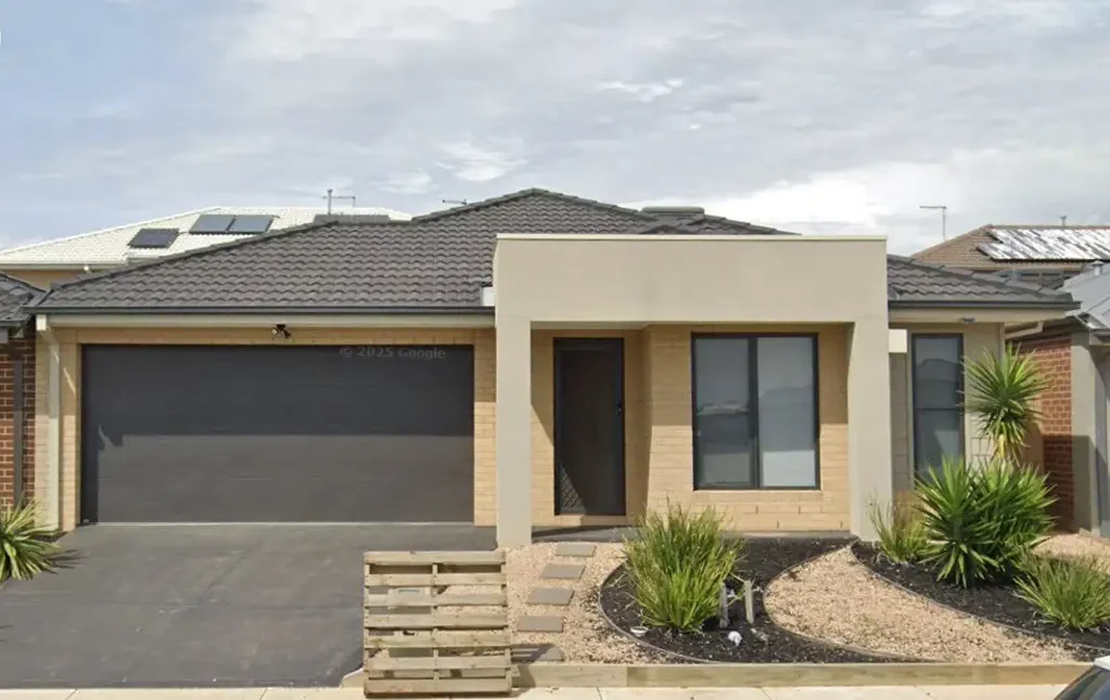 Amazing and LARGE Near New Family Home - Parks, Schools, Shopping Centres, Transport, Perfection!