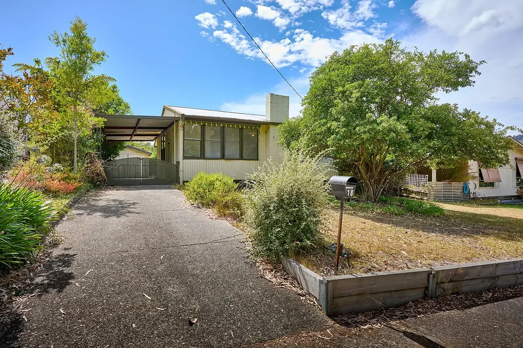 18 Fourth Street, Eildon, VIC 3713