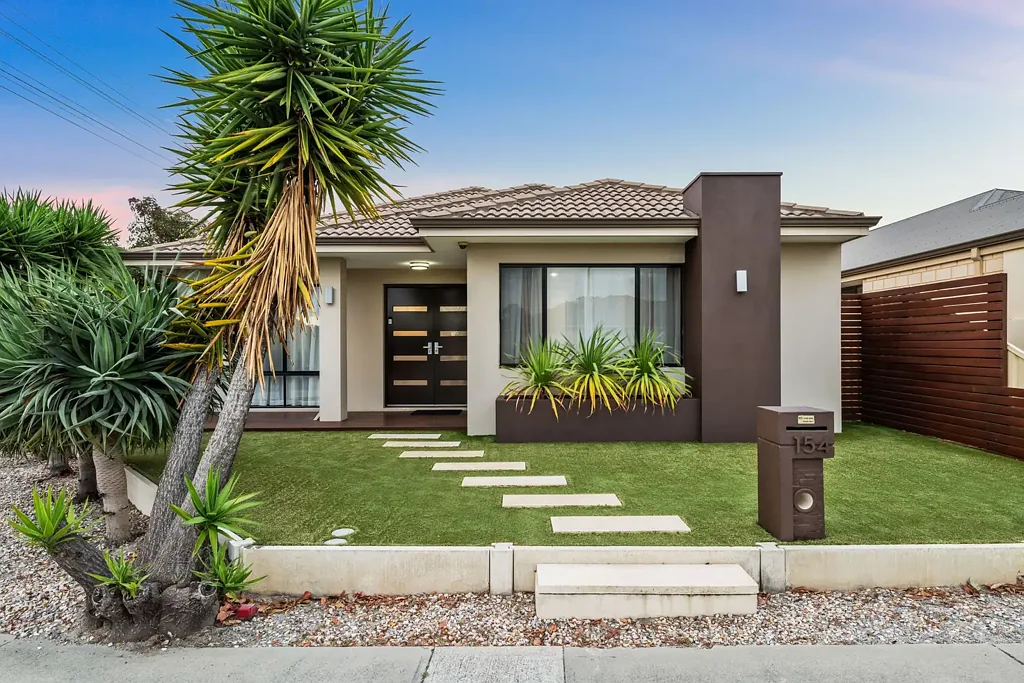 154 Hamilton Street, Queens Park, WA 6107
