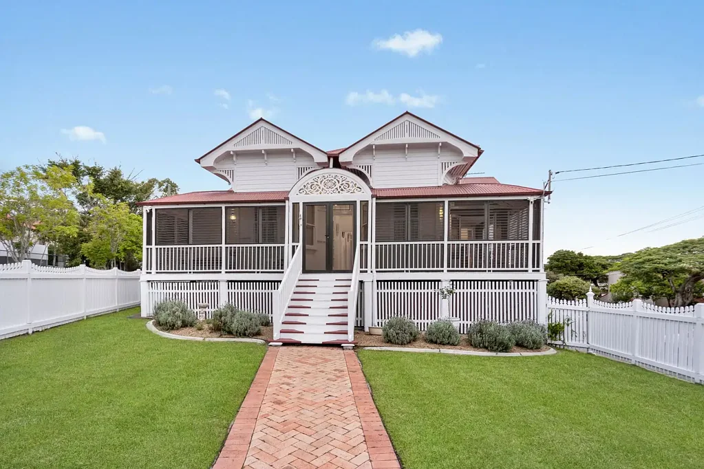 Coorparoo 4chambre “YORKSHIRE” c.1890 - Timeless Elegance. Modern Comfort. Historic Significance.