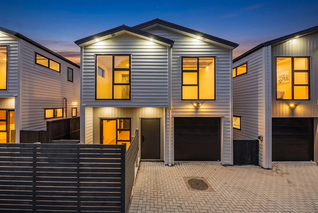 Mangere Bridge 4બેડરૂમ Modern Design, Flexible Living & Superb Location